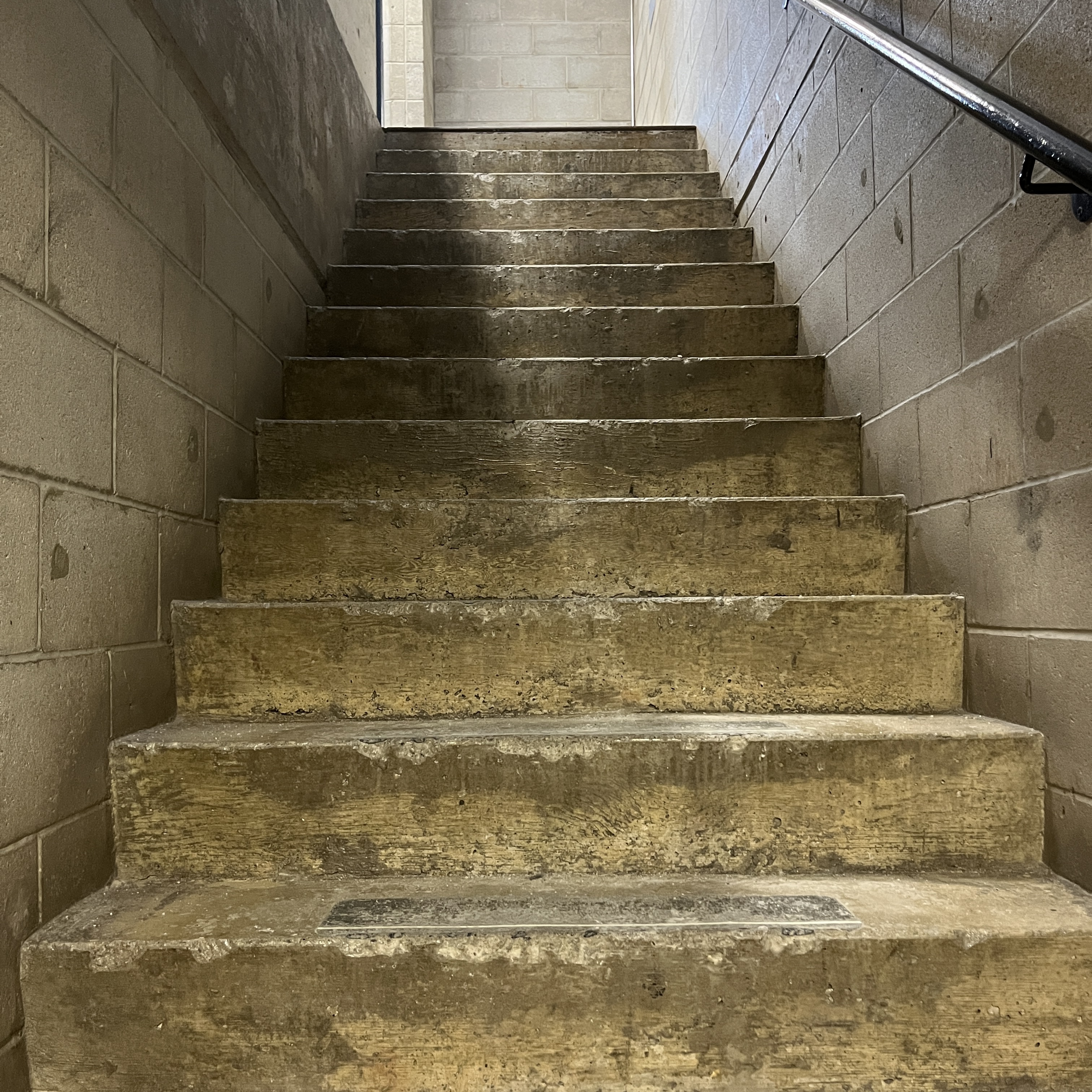 sound of walking down the stairs