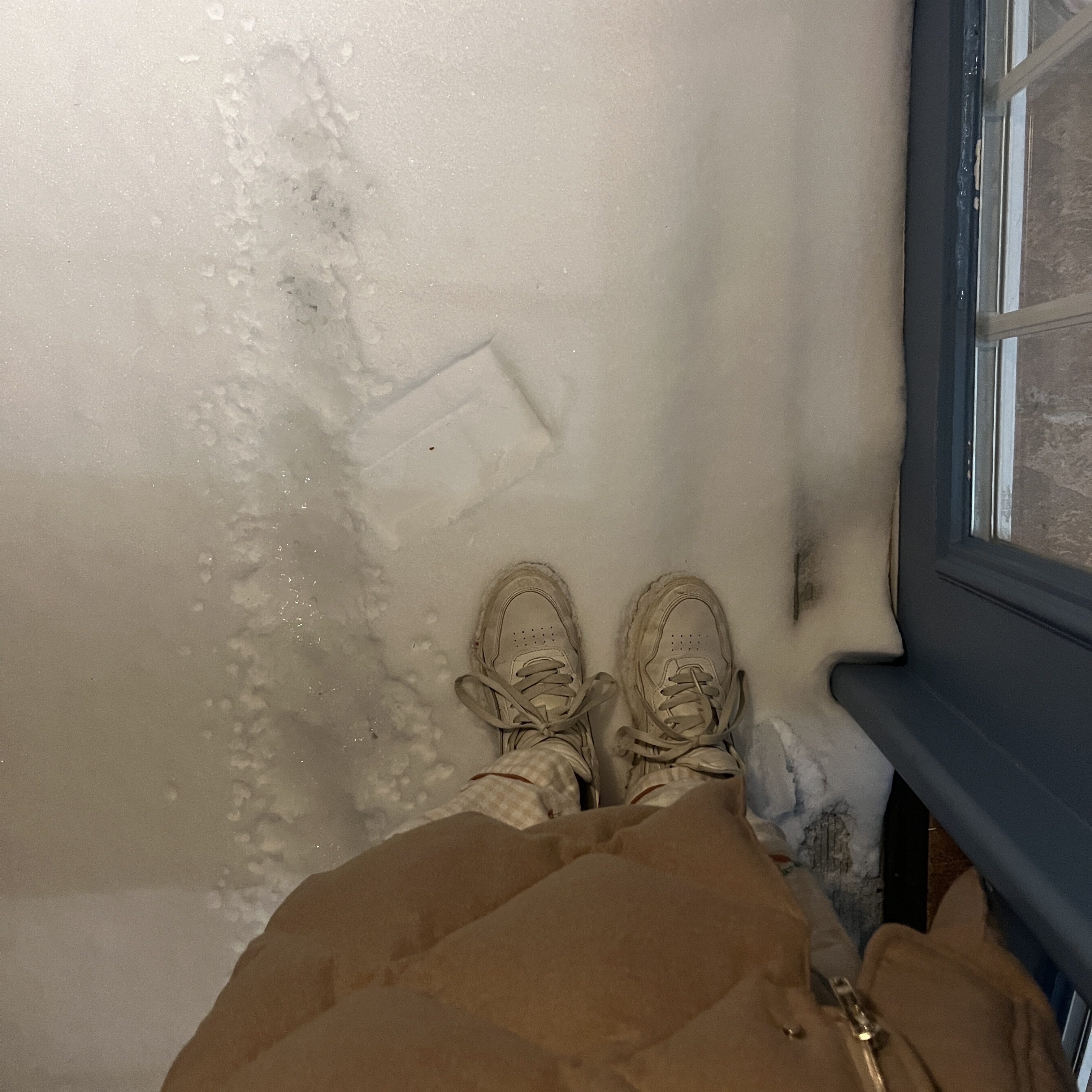 The sound of stepping on snow