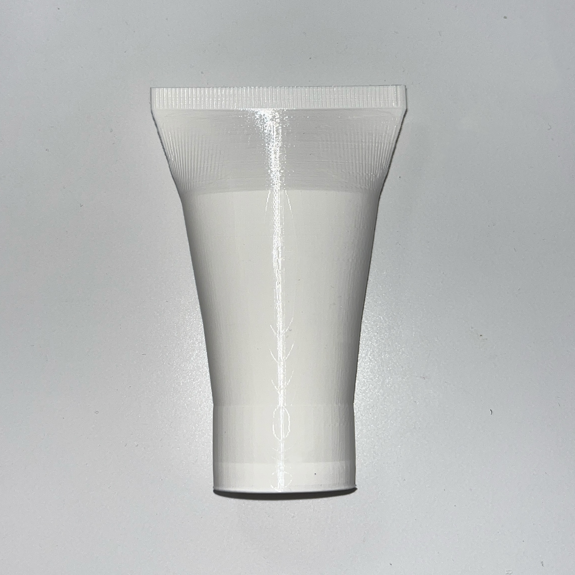 I've tried a lot of model prints, and only the body milk prints have been the most successful because they don't need support and the details are well done.